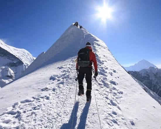Chulu West Peak climbing
