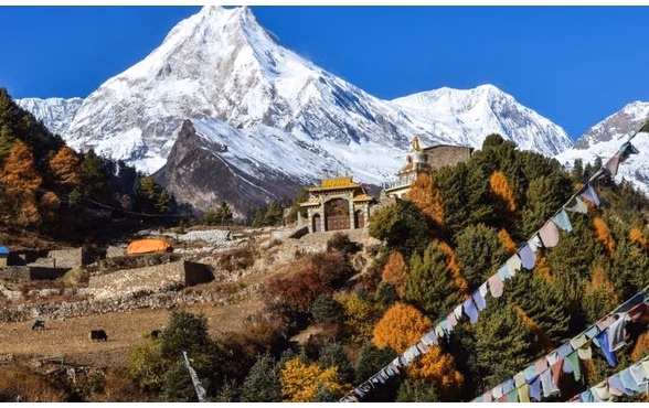 Manaslu Circuit Trek in September