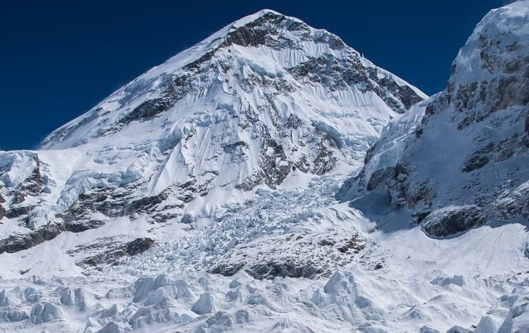 Best Time for Everest Base Camp Trek